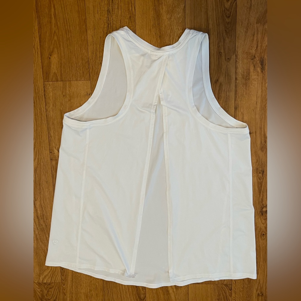 🔥lululemon Top🔥 - Picture 2 of 9